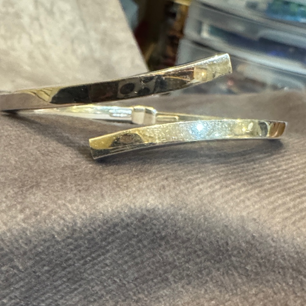 Dyadema Sterling silver 925 hinged cuff Elegant  Women's Bracelet‎ $125